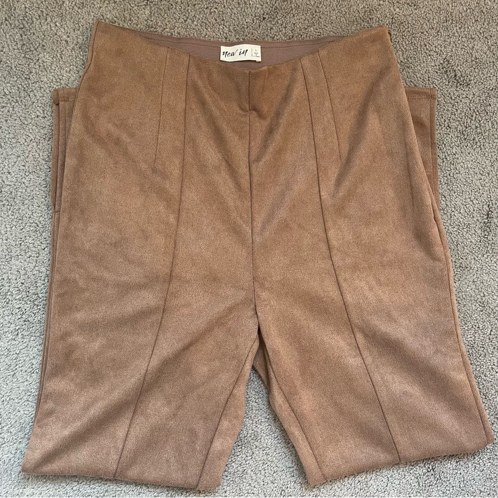 New In Women's Tan Suede Cropped Pants
